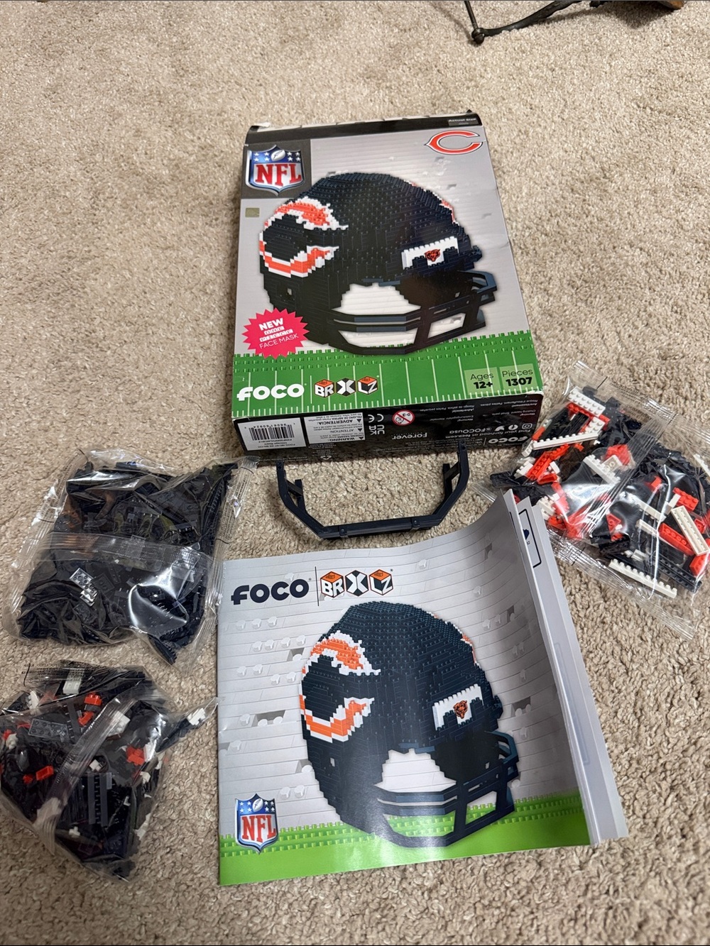 FOCO Chicago Bears BRXLZ 1307 pieces Helmet 3D Puzzle NIB